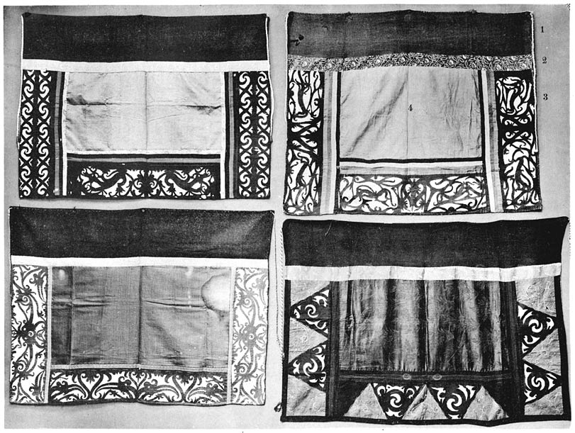 R&ouml;cke der Kajanfrauen.