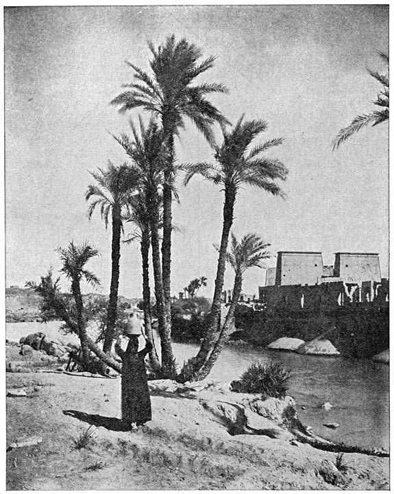 De tempel van Philae op het eiland Big&egrave;h.