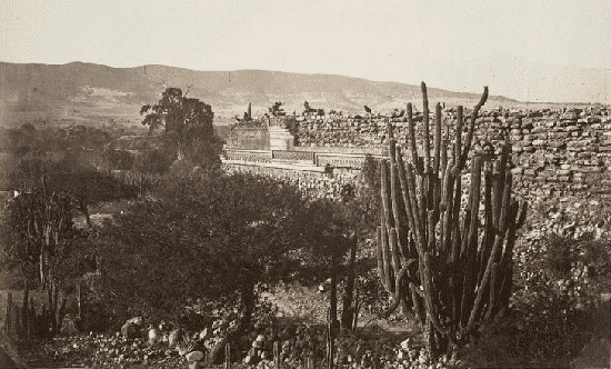 Quatrieme Palais, &agrave; Mitla, fa&ccedil;ade orientale.