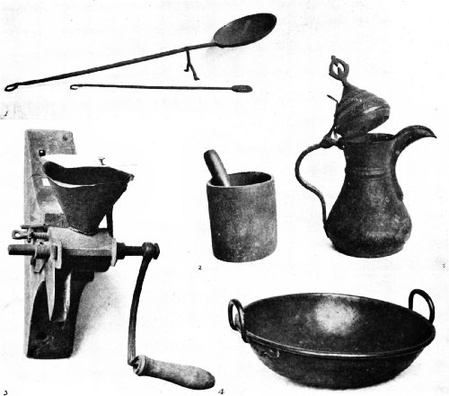 Historical Relics in the Peter Collection, United States
National Museum