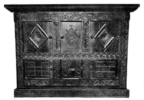 CABINET OF
OLD OAK.