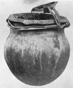 b. Mandan earthenware jar, collected by Drs. Gray
and Matthews. (U.S.N.M. 8407)