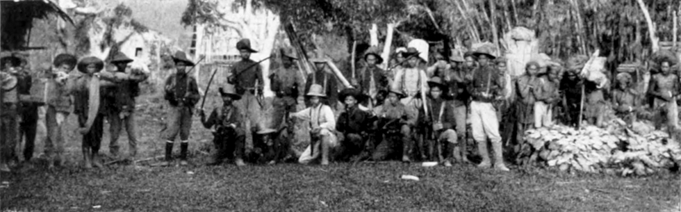 Gruppenbild mit dem Autor
  und seinen Leuten